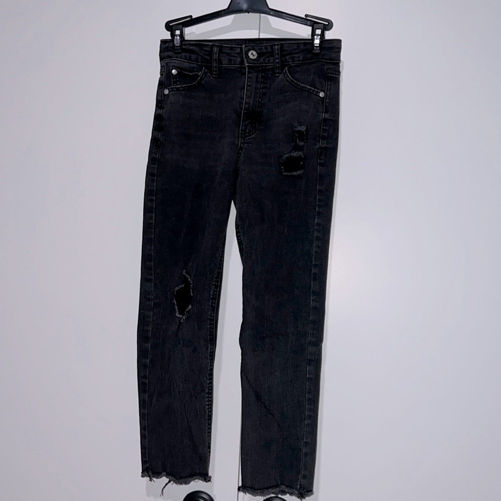 Black cropped jeans